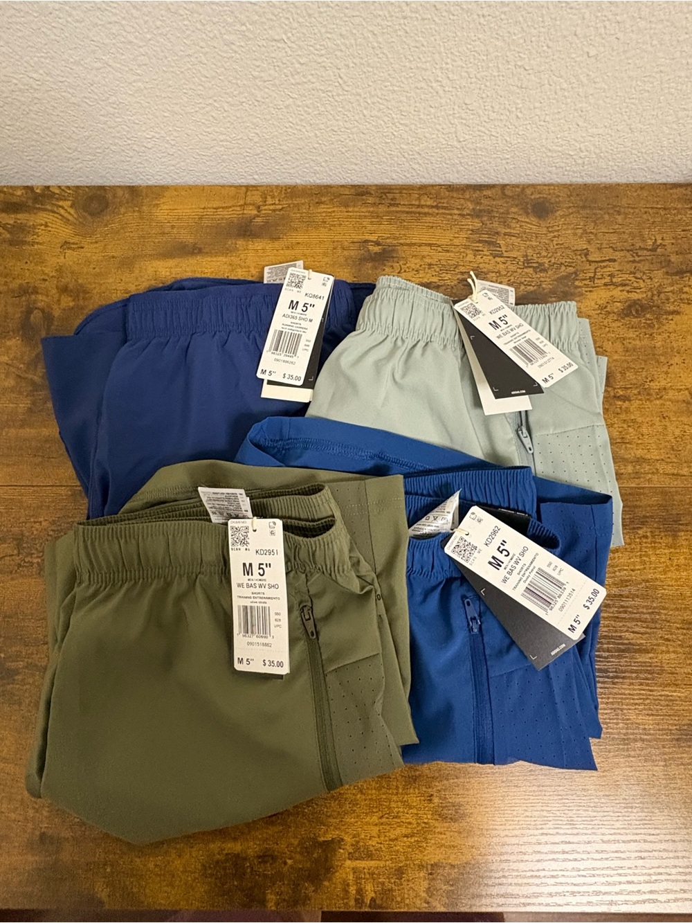 NWT-Bundle of 4 Adidas Mens 5" Shorts Size Medium M Woven (Gym Running Training)